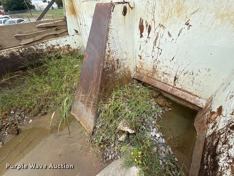 image for item EG8736 2012 International 7400 dump truck