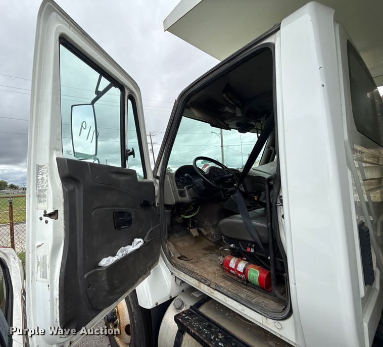 image for item EG8736 2012 International 7400 dump truck