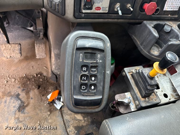 image for item EG8736 2012 International 7400 dump truck