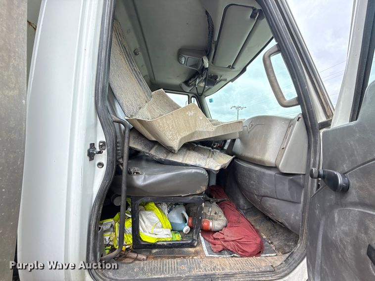 image for item EG8736 2012 International 7400 dump truck