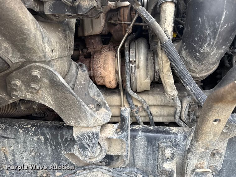 image for item EG8736 2012 International 7400 dump truck