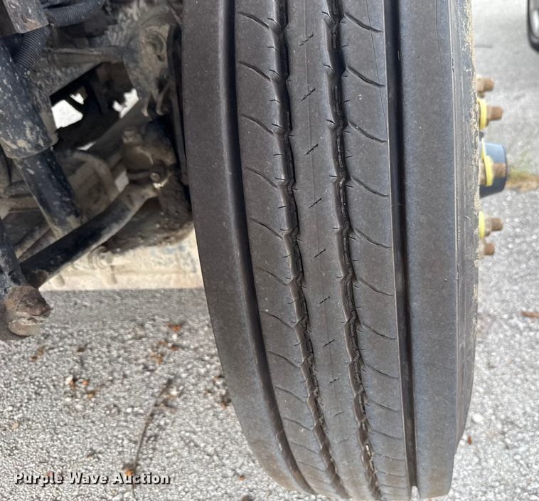 image for item EG8736 2012 International 7400 dump truck