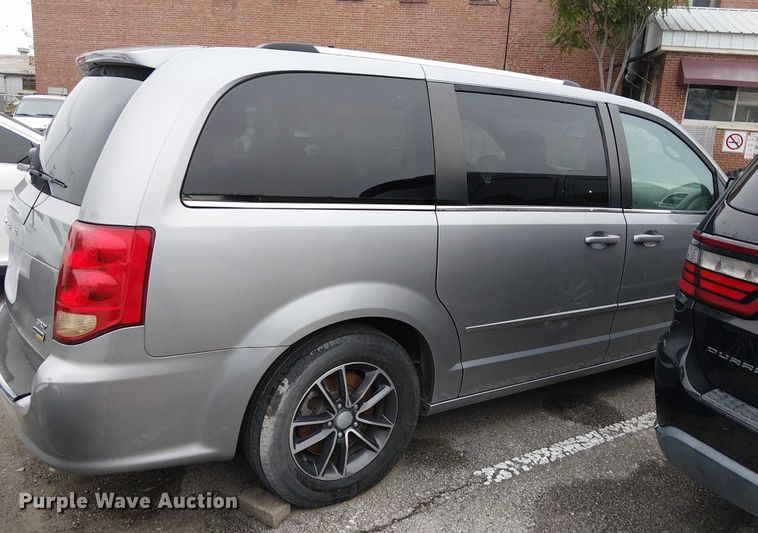 image for item EG8775 2017 Dodge Grand Caravan SXT van