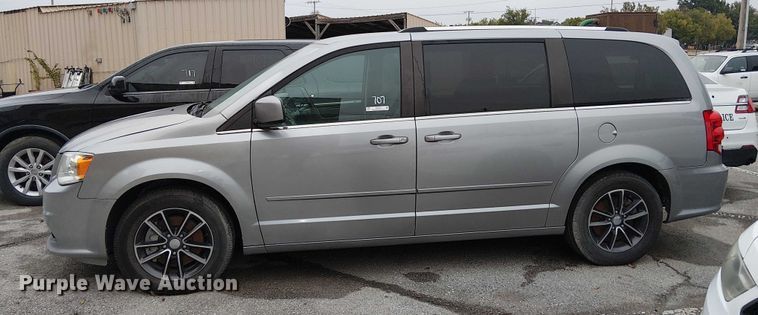 image for item EG8775 2017 Dodge Grand Caravan SXT van
