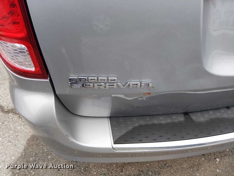 image for item EG8775 2017 Dodge Grand Caravan SXT van