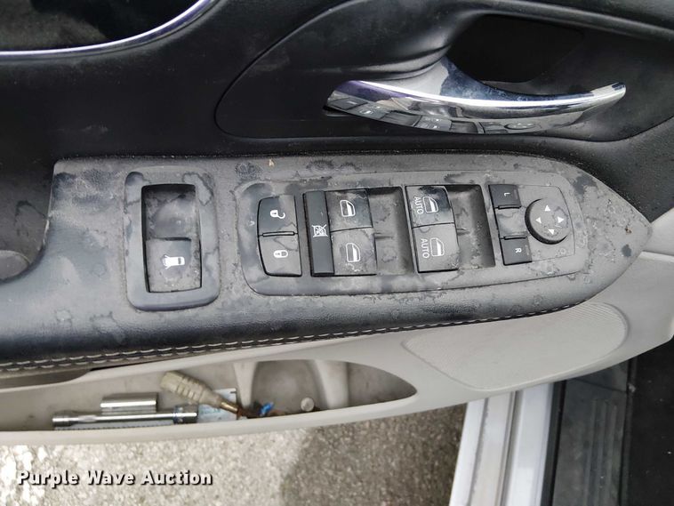 image for item EG8775 2017 Dodge Grand Caravan SXT van