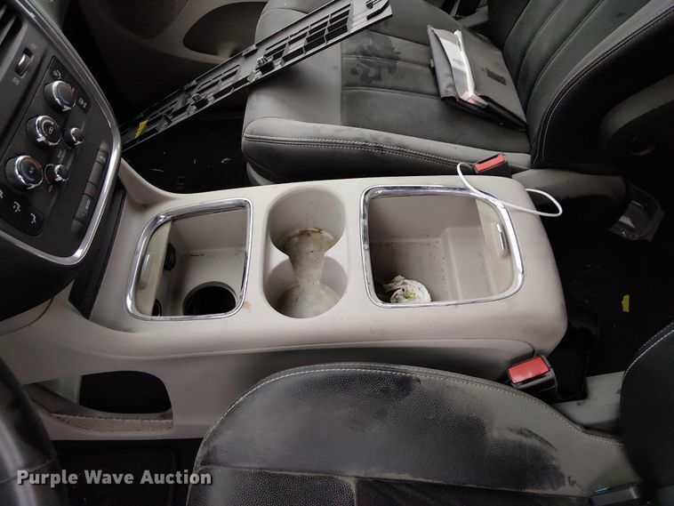 image for item EG8775 2017 Dodge Grand Caravan SXT van