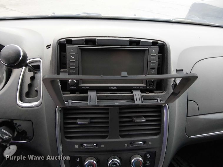 image for item EG8775 2017 Dodge Grand Caravan SXT van