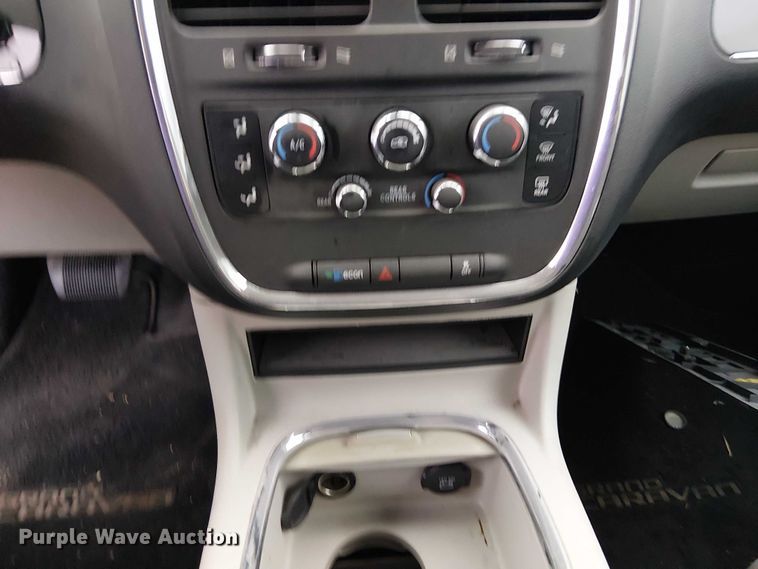 image for item EG8775 2017 Dodge Grand Caravan SXT van