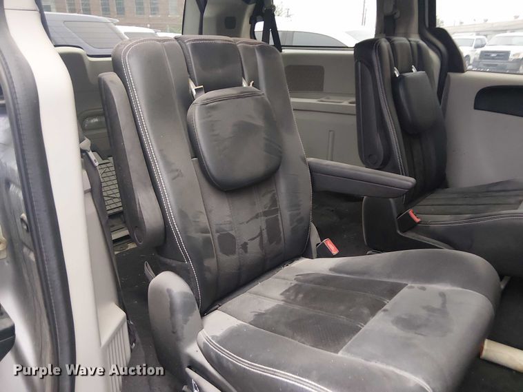 image for item EG8775 2017 Dodge Grand Caravan SXT van