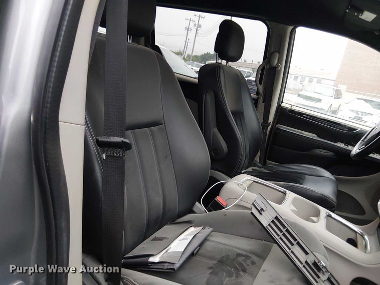 image for item EG8775 2017 Dodge Grand Caravan SXT van