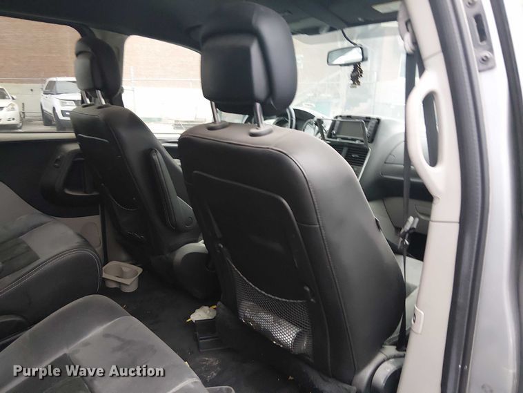 image for item EG8775 2017 Dodge Grand Caravan SXT van