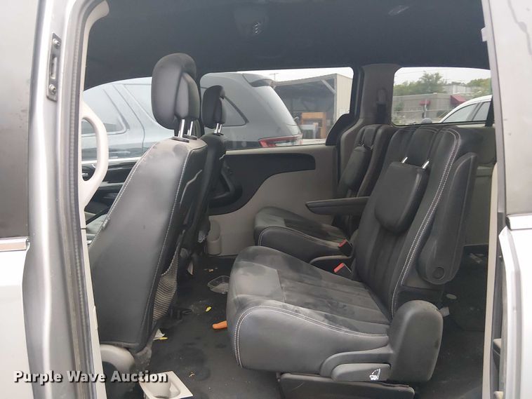 image for item EG8775 2017 Dodge Grand Caravan SXT van