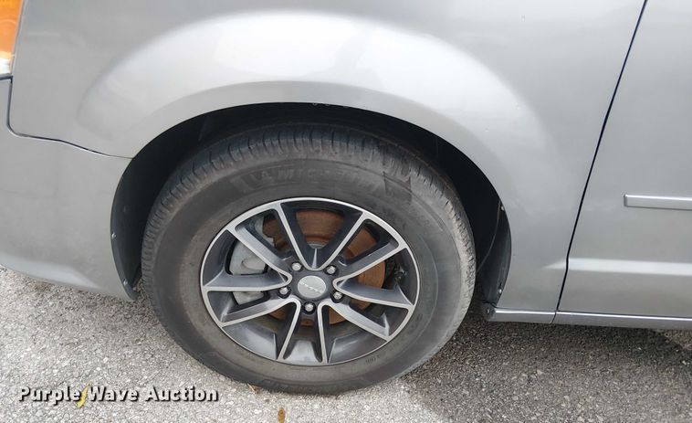 image for item EG8775 2017 Dodge Grand Caravan SXT van