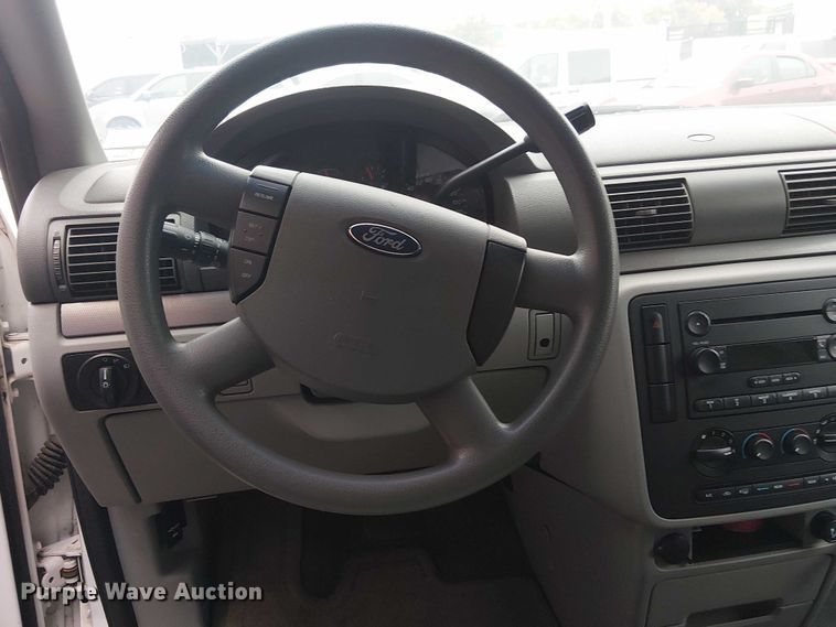 image for item EG8777 2004 Ford Freestar SES van