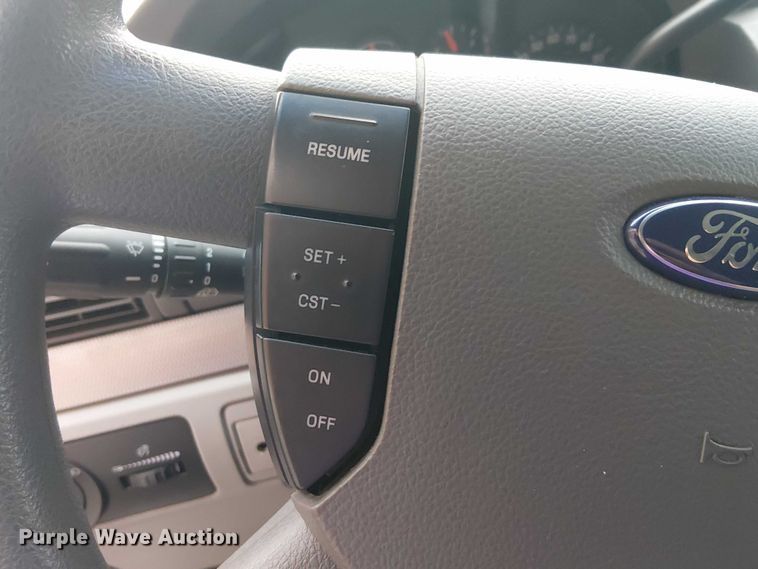 image for item EG8777 2004 Ford Freestar SES van