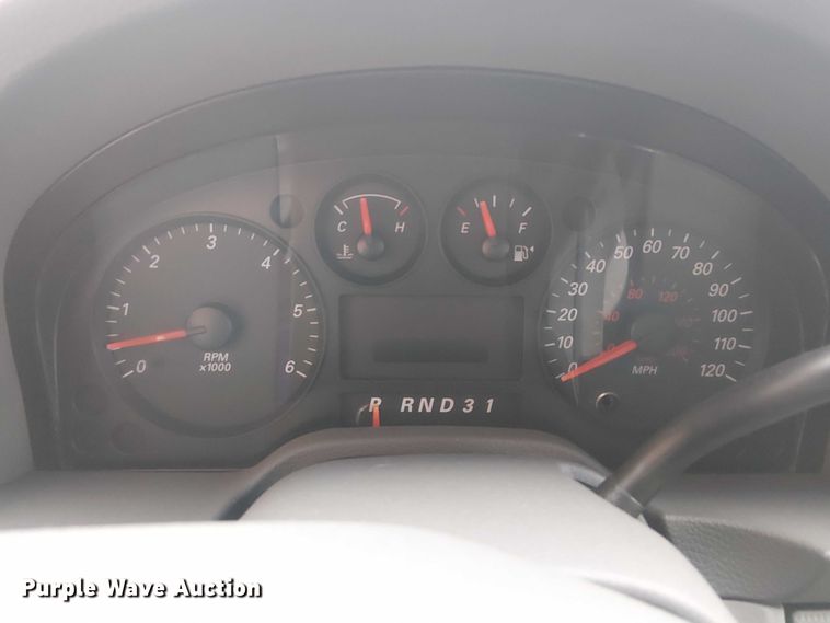 image for item EG8777 2004 Ford Freestar SES van