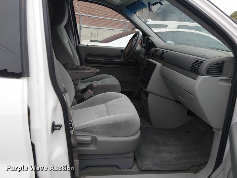 image for item EG8777 2004 Ford Freestar SES van