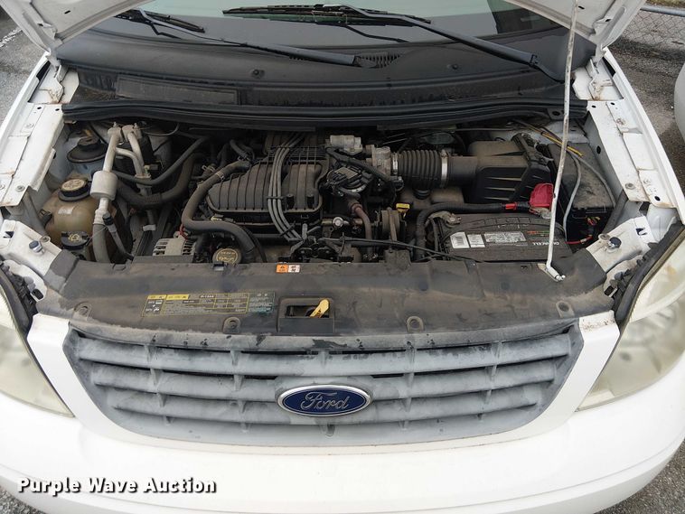 image for item EG8777 2004 Ford Freestar SES van