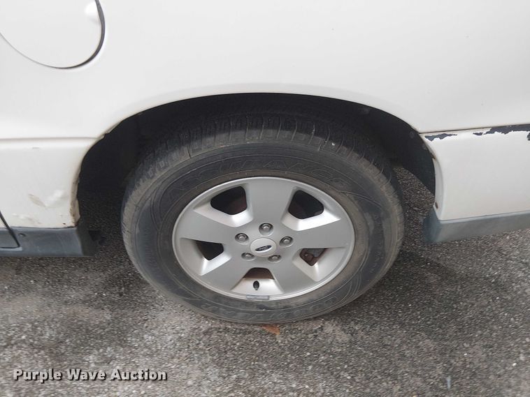 image for item EG8777 2004 Ford Freestar SES van