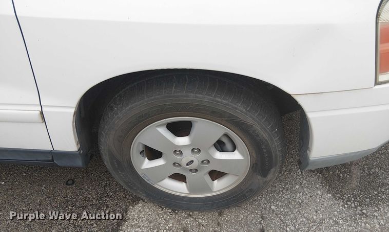 image for item EG8777 2004 Ford Freestar SES van