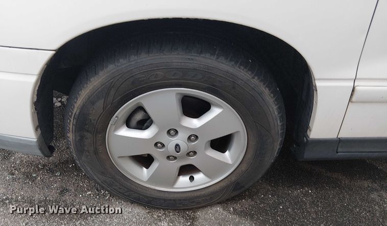 image for item EG8777 2004 Ford Freestar SES van