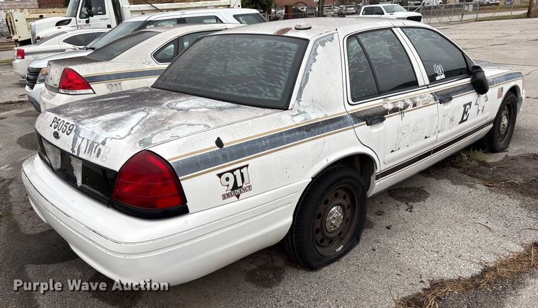 image for item EG8779 2005 Ford Crown Victoria Police Interceptor 
