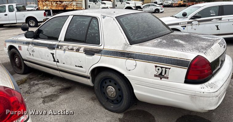 image for item EG8779 2005 Ford Crown Victoria Police Interceptor 