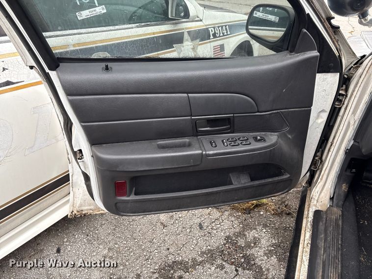 image for item EG8779 2005 Ford Crown Victoria Police Interceptor 