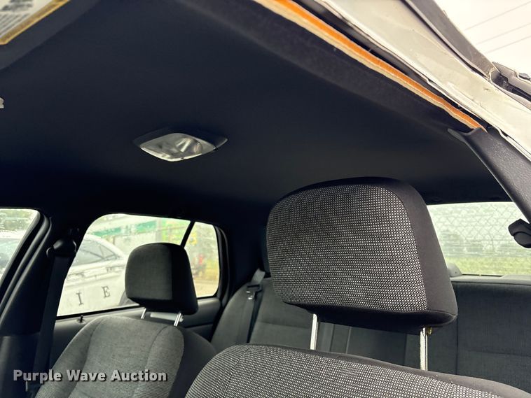 image for item EG8779 2005 Ford Crown Victoria Police Interceptor 