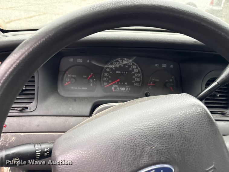 image for item EG8779 2005 Ford Crown Victoria Police Interceptor 