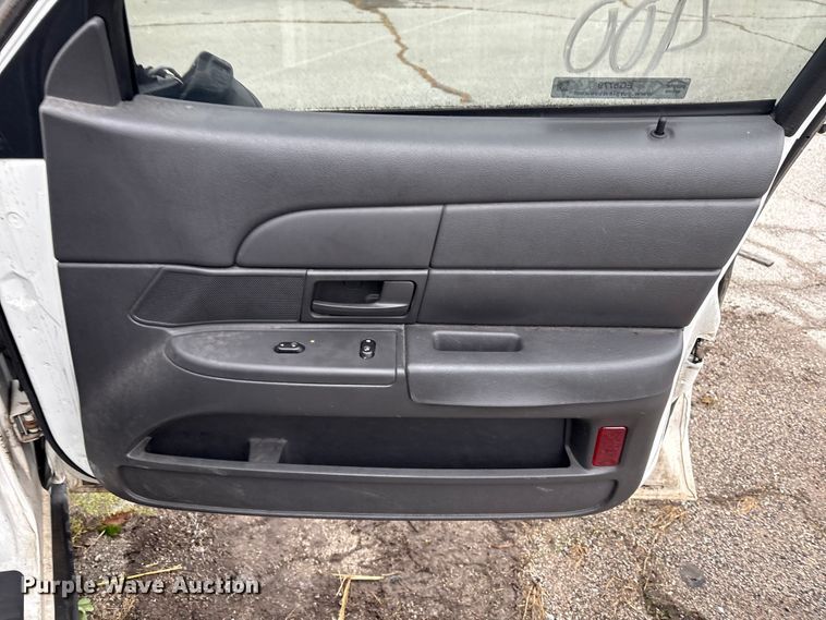 image for item EG8779 2005 Ford Crown Victoria Police Interceptor 