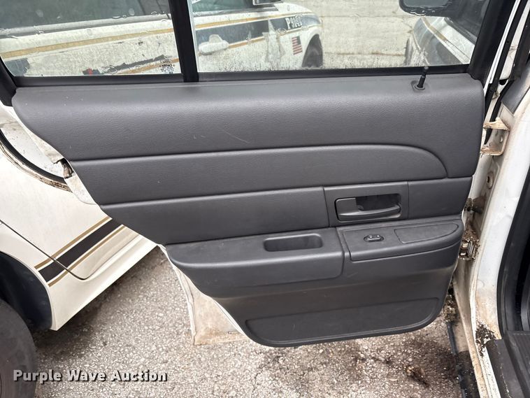 image for item EG8779 2005 Ford Crown Victoria Police Interceptor 