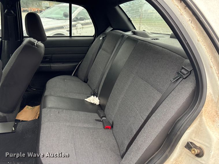 image for item EG8779 2005 Ford Crown Victoria Police Interceptor 