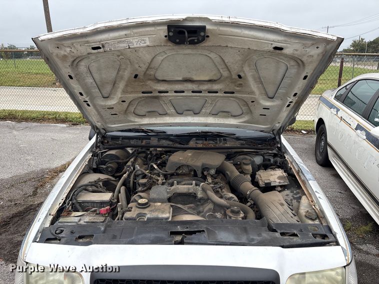 image for item EG8779 2005 Ford Crown Victoria Police Interceptor 