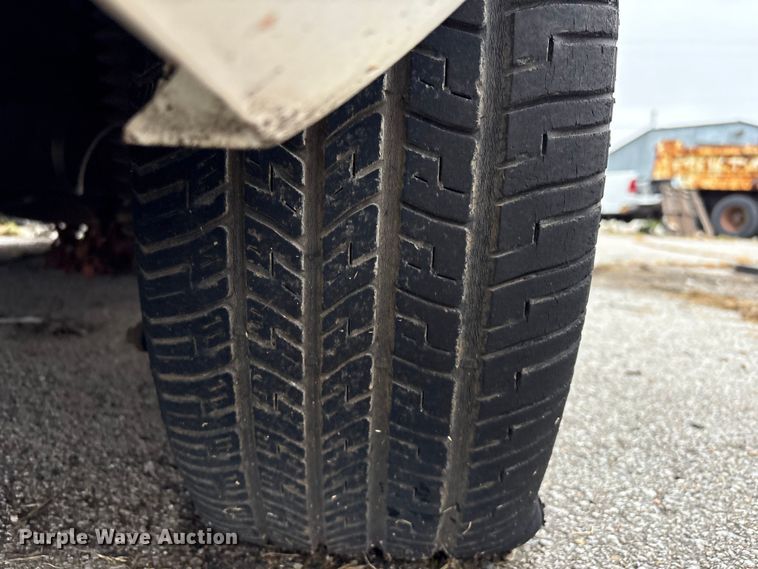 image for item EG8779 2005 Ford Crown Victoria Police Interceptor 