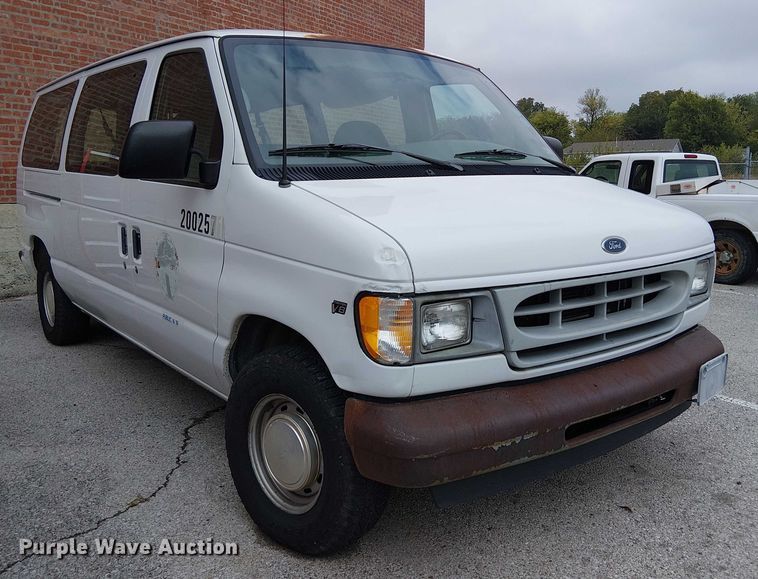 image for item EG8785 2002 Ford E150 van
