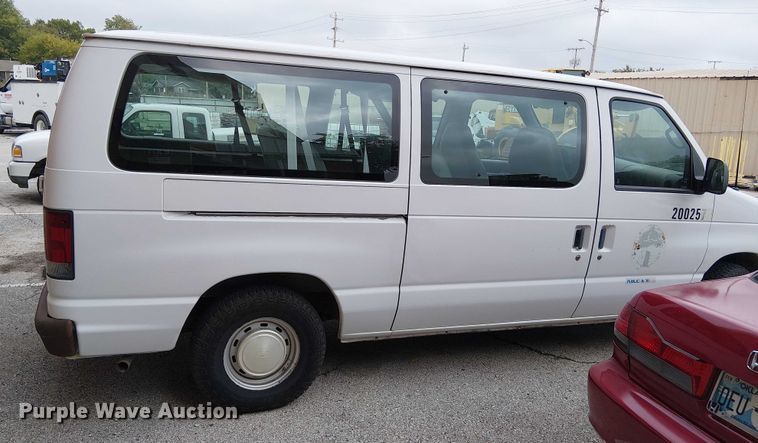 image for item EG8785 2002 Ford E150 van