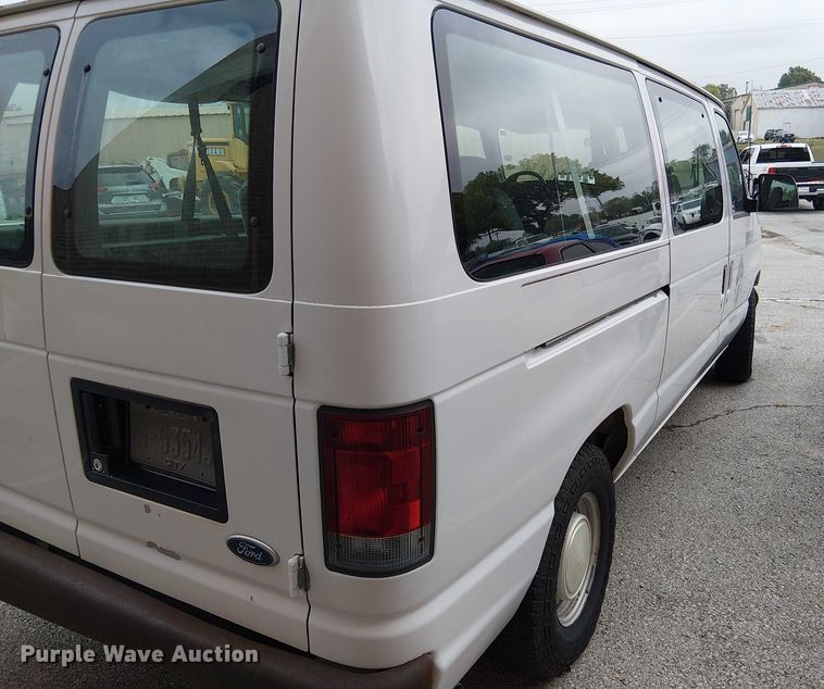 image for item EG8785 2002 Ford E150 van