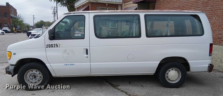 image for item EG8785 2002 Ford E150 van