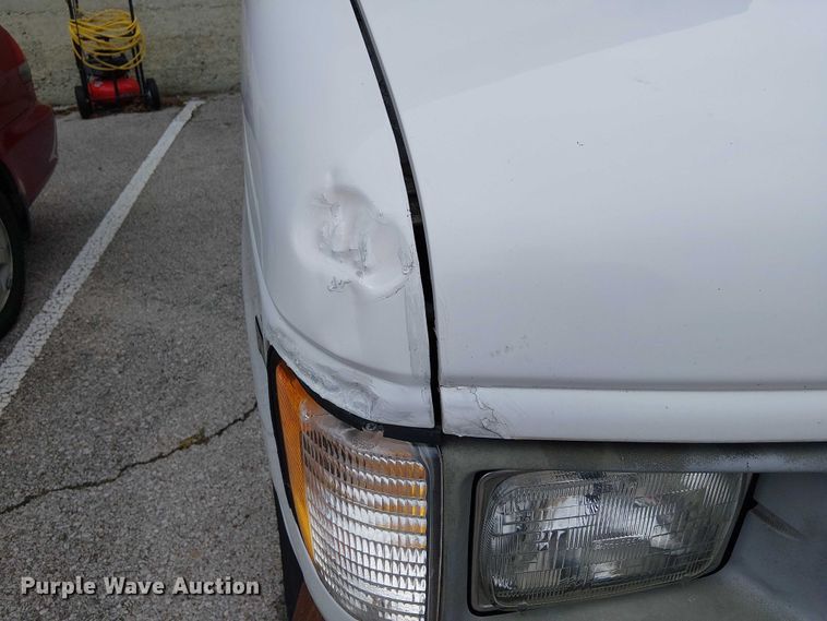 image for item EG8785 2002 Ford E150 van