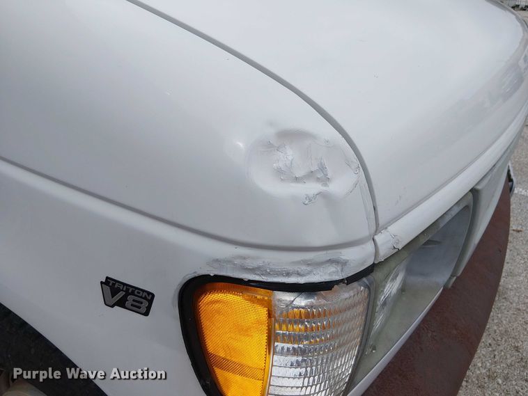 image for item EG8785 2002 Ford E150 van