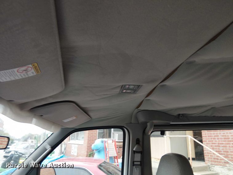 image for item EG8785 2002 Ford E150 van