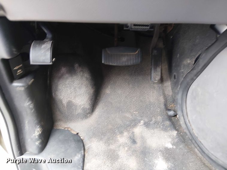 image for item EG8785 2002 Ford E150 van