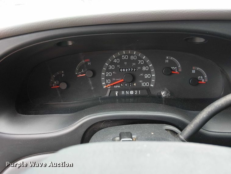 image for item EG8785 2002 Ford E150 van