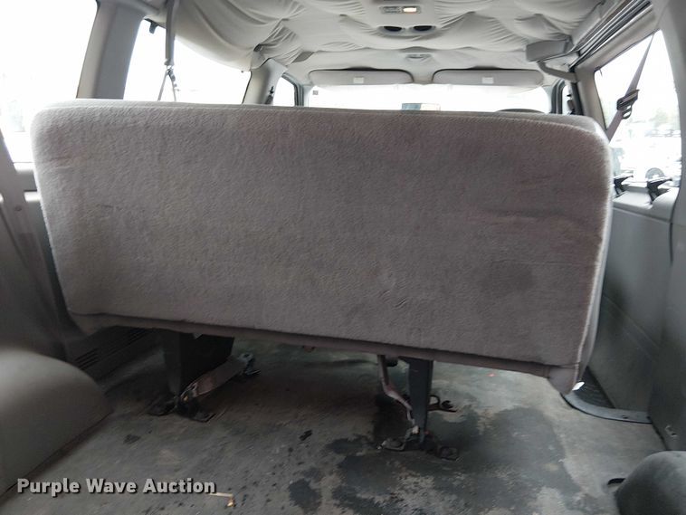 image for item EG8785 2002 Ford E150 van