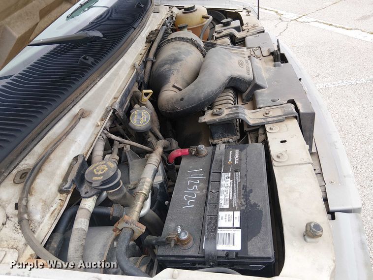 image for item EG8785 2002 Ford E150 van