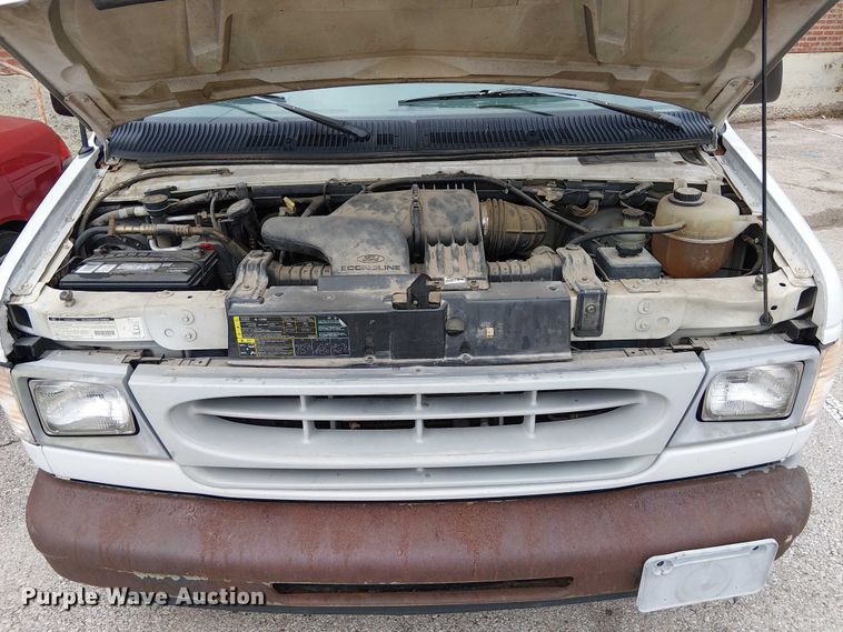 image for item EG8785 2002 Ford E150 van