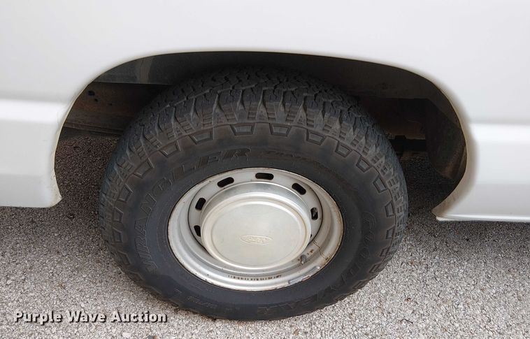 image for item EG8785 2002 Ford E150 van