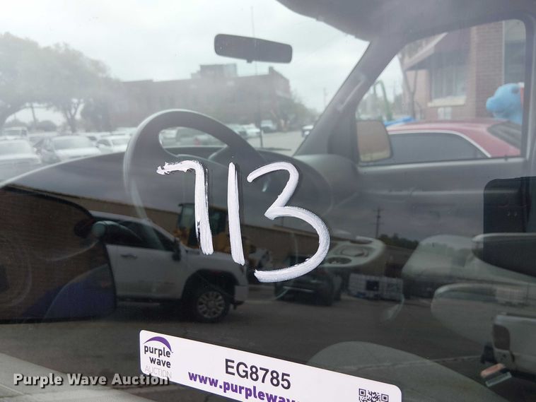 image for item EG8785 2002 Ford E150 van